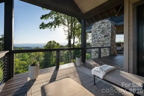 31 Bear Tree Court Hendersonville NC 28792