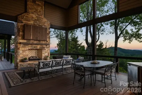 31 Bear Tree Court Hendersonville NC 28792