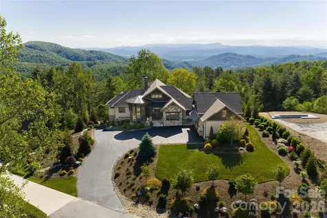 31 Bear Tree Court Hendersonville NC 28792
