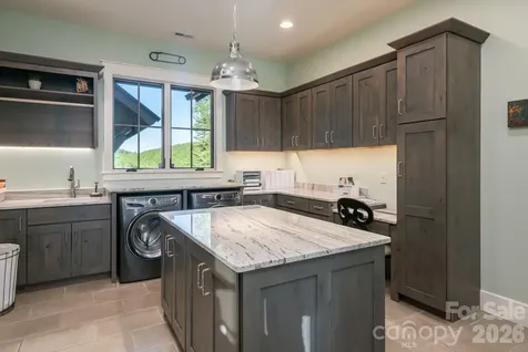 31 Bear Tree Court Hendersonville NC 28792