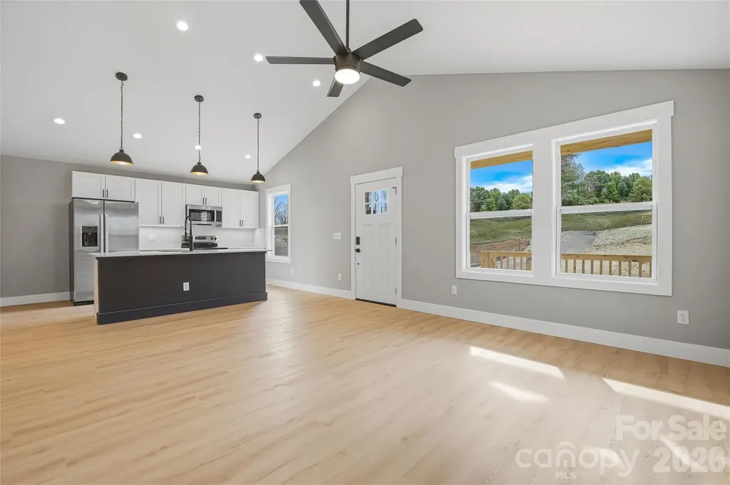 133 Moore Street Hendersonville NC 28739