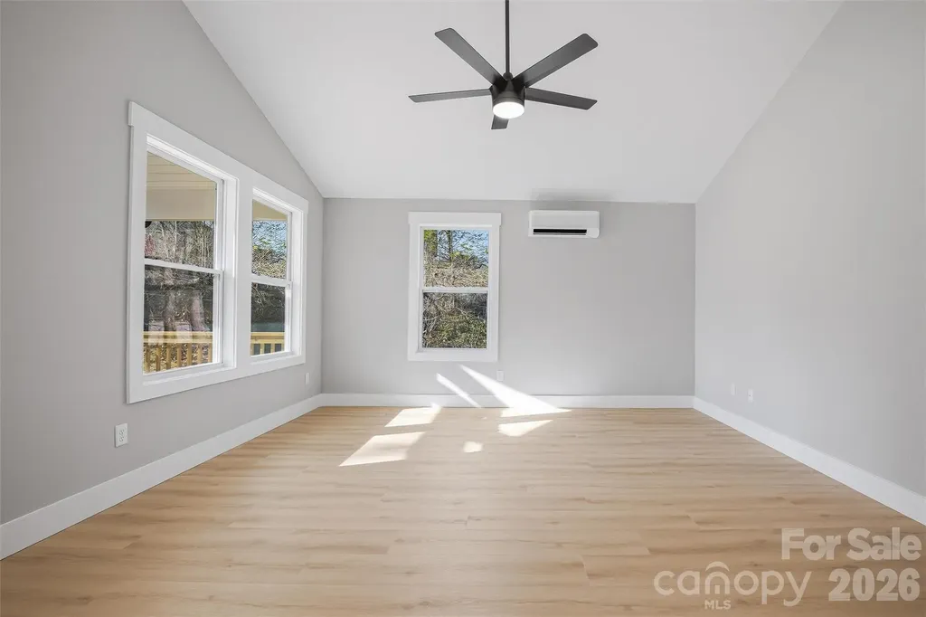 133 Moore Street Hendersonville NC 28739
