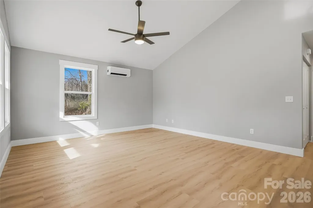 133 Moore Street Hendersonville NC 28739