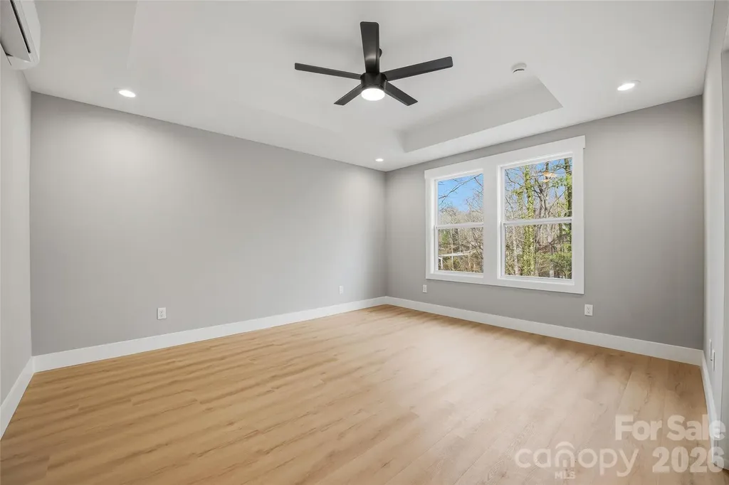 133 Moore Street Hendersonville NC 28739