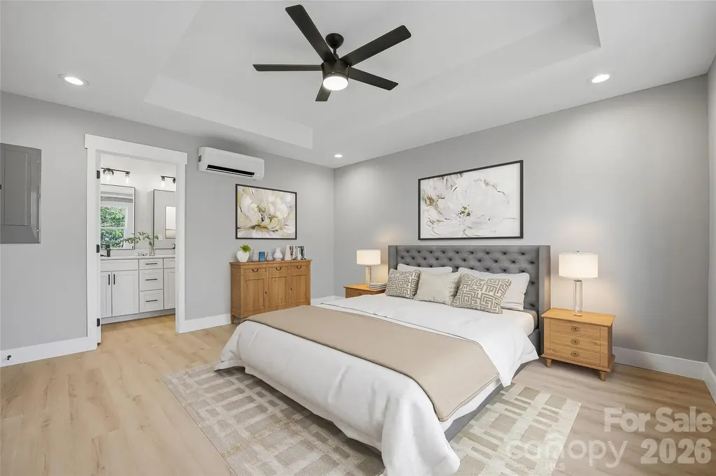 133 Moore Street Hendersonville NC 28739