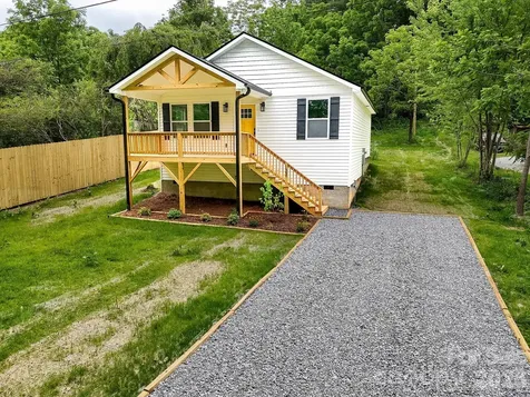 133 Moore Street Hendersonville NC 28739