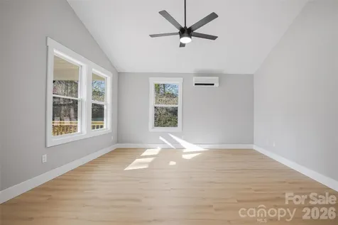 133 Moore Street Hendersonville NC 28739