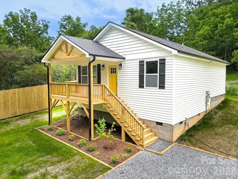 133 Moore Street Hendersonville NC 28739