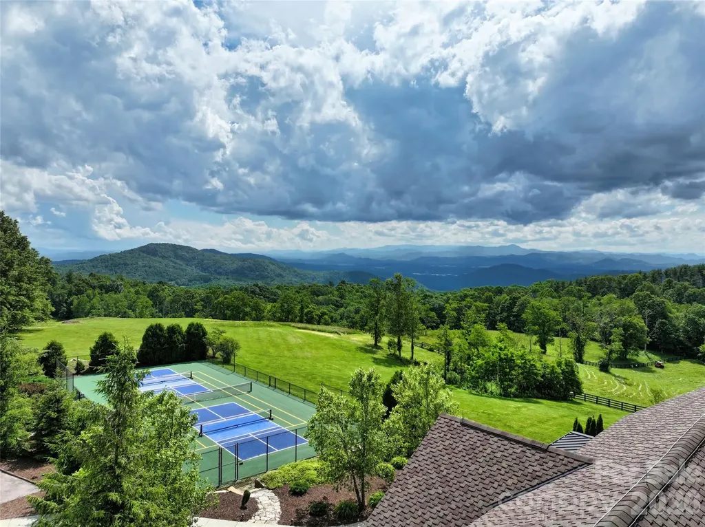 587 Autumn Sky Drive Hendersonville NC 28792