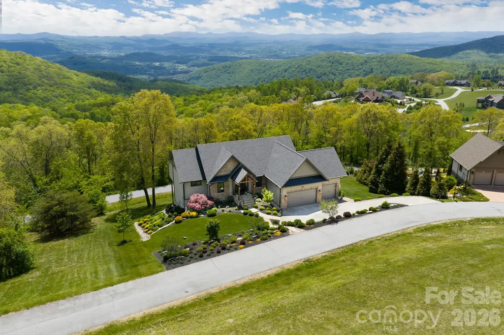 332 Summerset Drive Hendersonville NC 28792