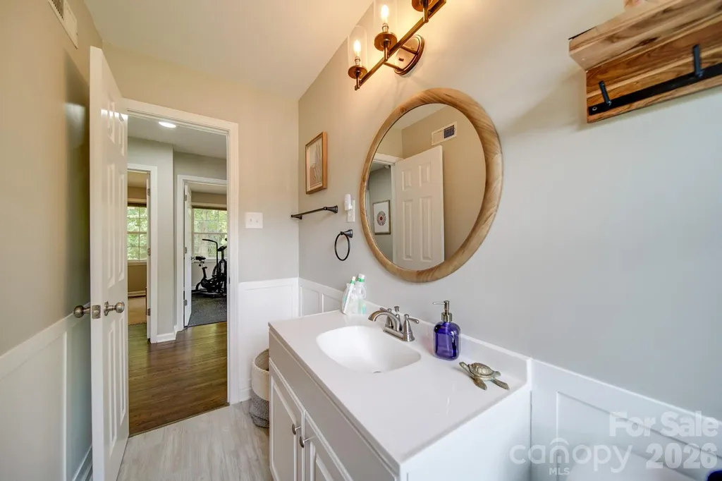 1512 Newcastle Street Charlotte NC 28216