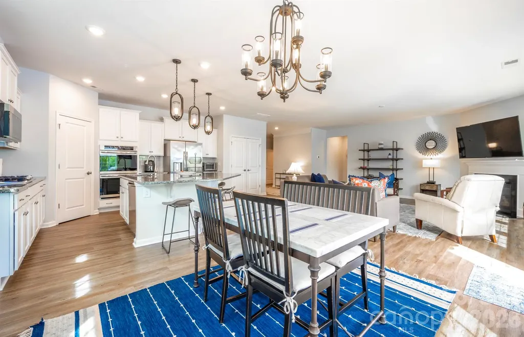 1228 Dali Boulevard Mount Holly NC 28120