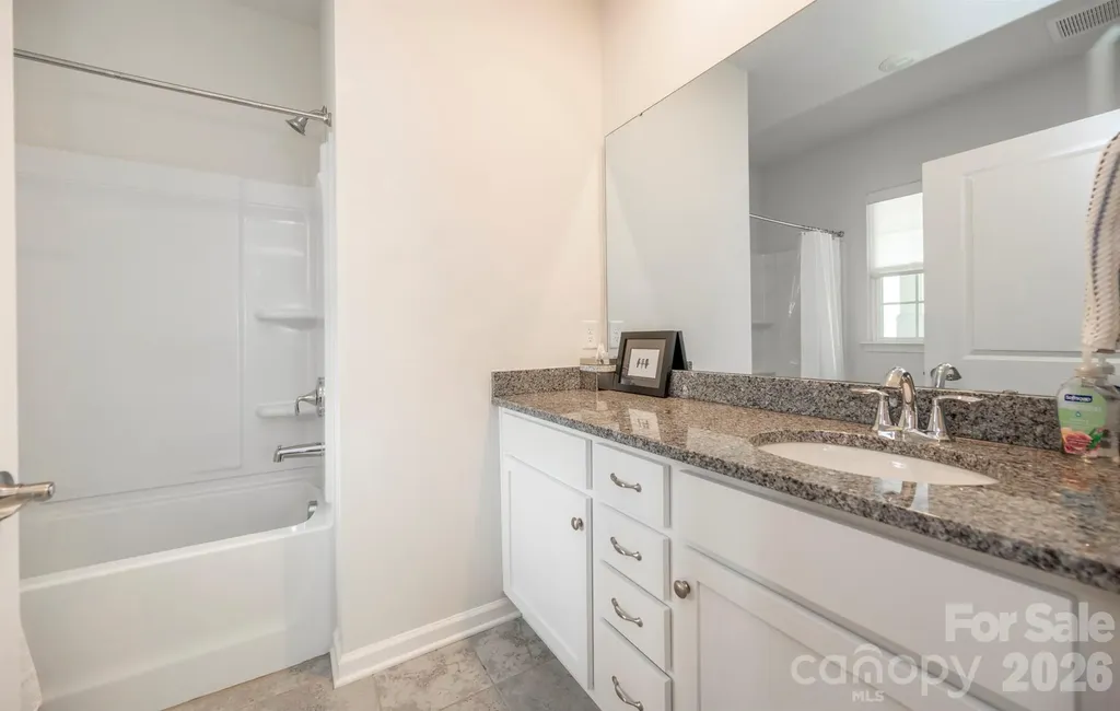 1228 Dali Boulevard Mount Holly NC 28120