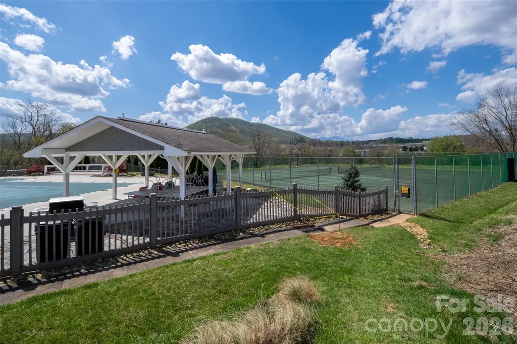 803 Woodlea Court Asheville NC 28806