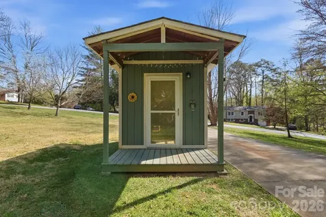 120 42nd Avenue Circle NE Hickory NC 28601