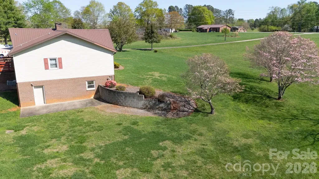 1368 Cajah Mountain Road Hudson NC 28638