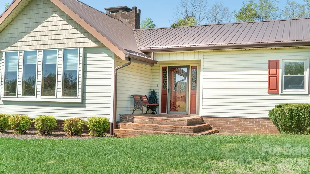 1368 Cajah Mountain Road Hudson NC 28638