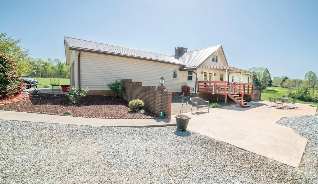 1368 Cajah Mountain Road Hudson NC 28638