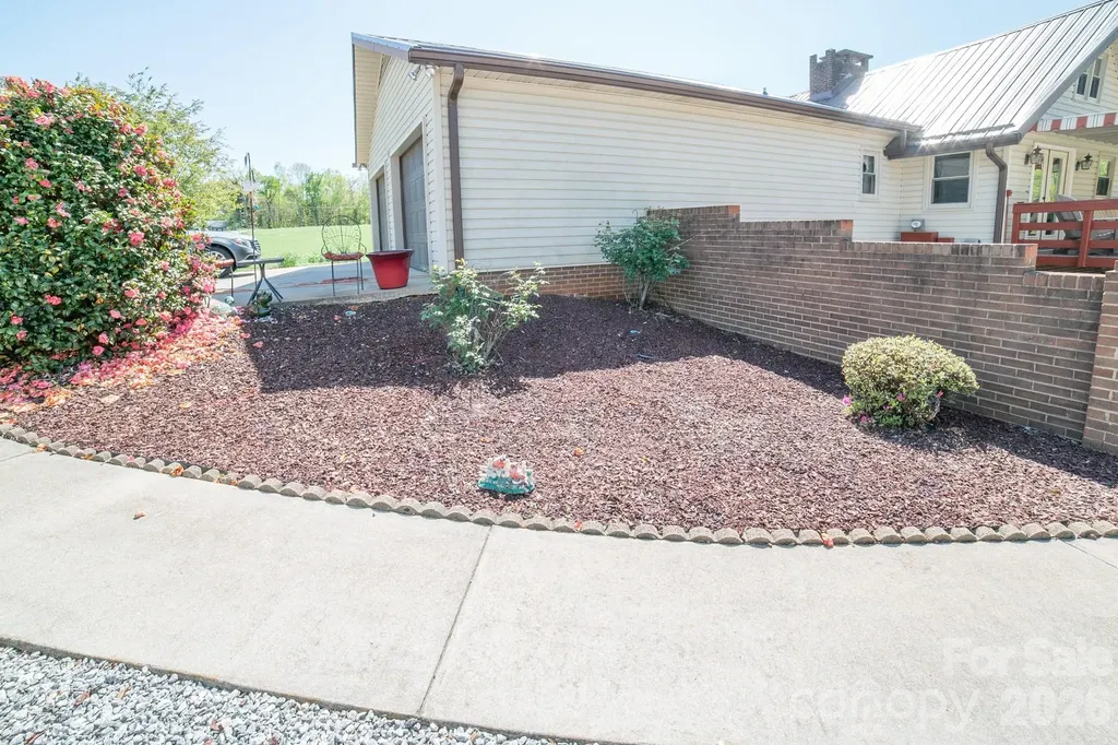 1368 Cajah Mountain Road Hudson NC 28638
