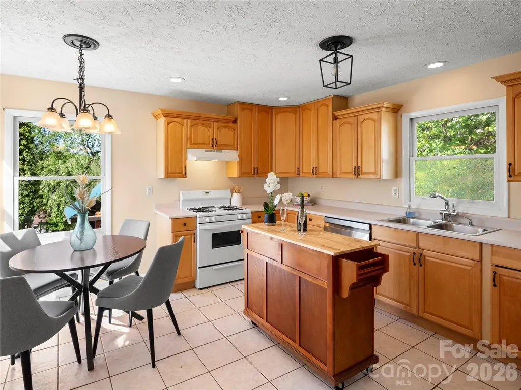 68 Vandalia Avenue Asheville NC 28806