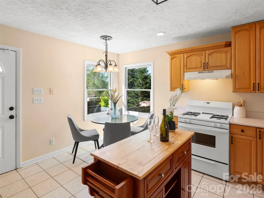 68 Vandalia Avenue Asheville NC 28806