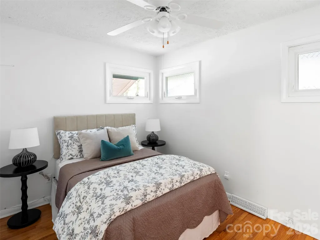 68 Vandalia Avenue Asheville NC 28806