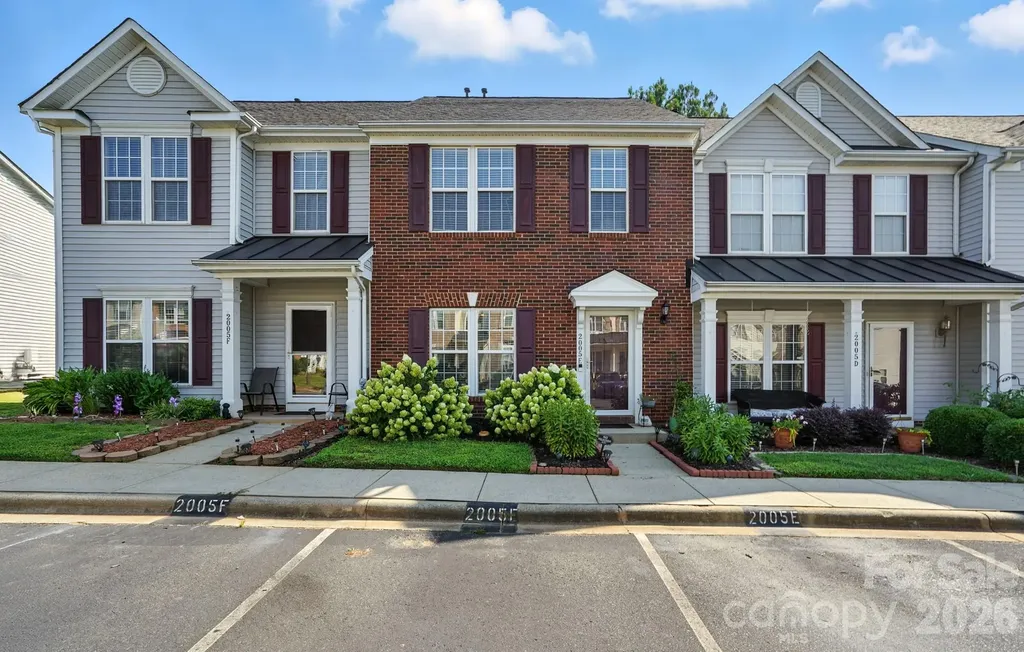 2005 Cramerton Village Drive Cramerton NC 28032