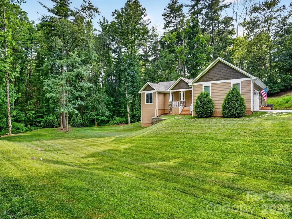 290 Sweetwater Hills Drive Hendersonville NC 28791