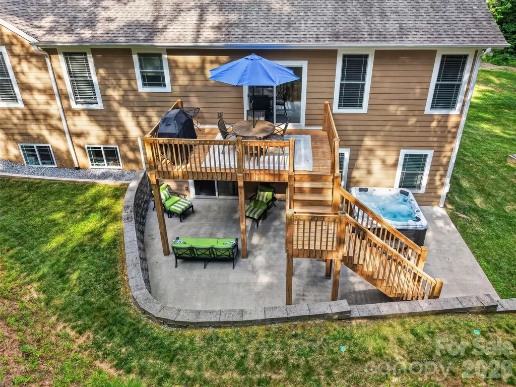 290 Sweetwater Hills Drive Hendersonville NC 28791