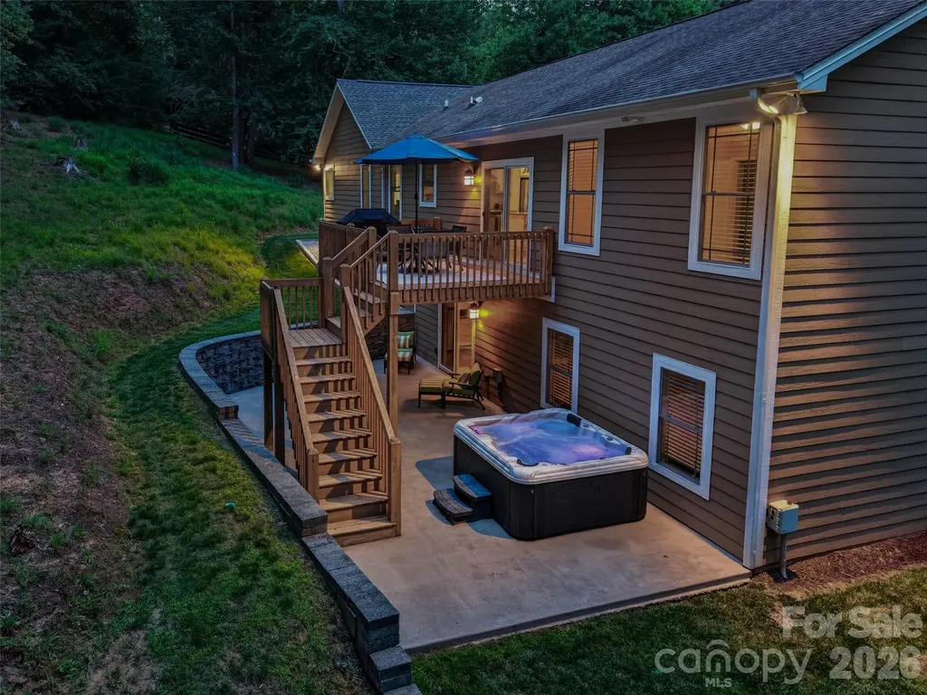 290 Sweetwater Hills Drive Hendersonville NC 28791