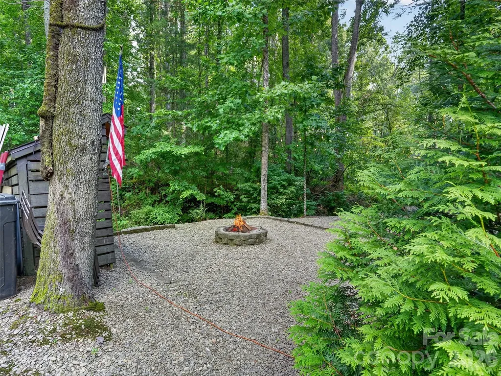 290 Sweetwater Hills Drive Hendersonville NC 28791