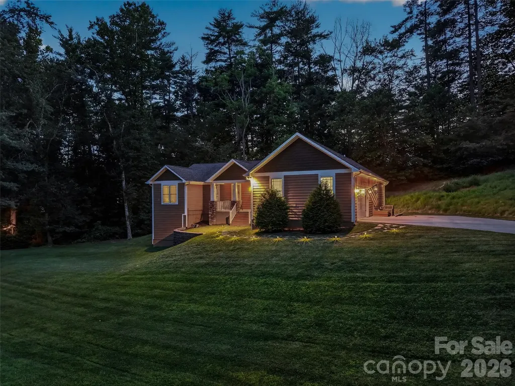 290 Sweetwater Hills Drive Hendersonville NC 28791