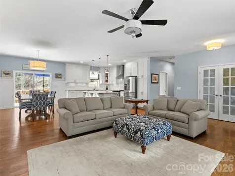 290 Sweetwater Hills Drive Hendersonville NC 28791