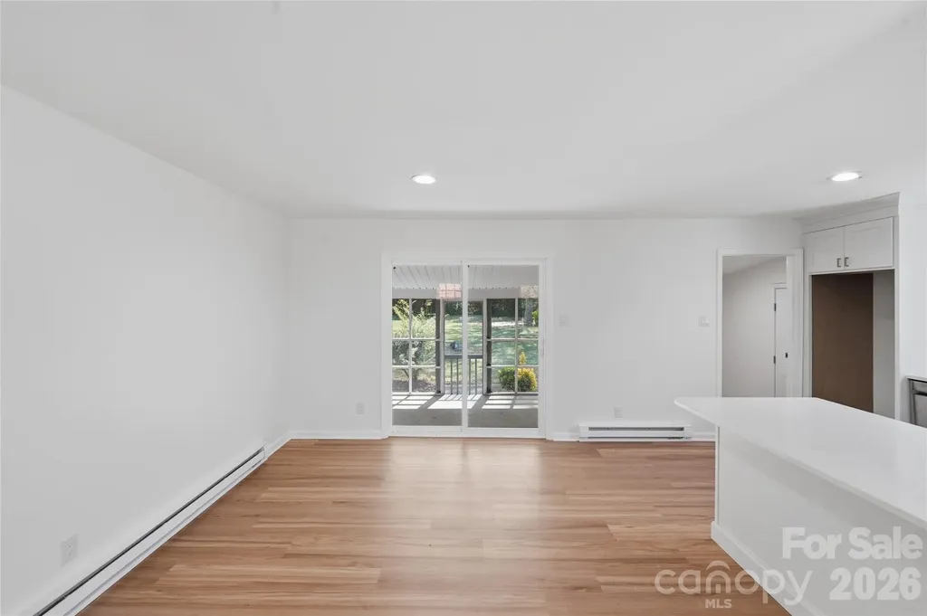 5906 Whitingham Drive Charlotte NC 28215