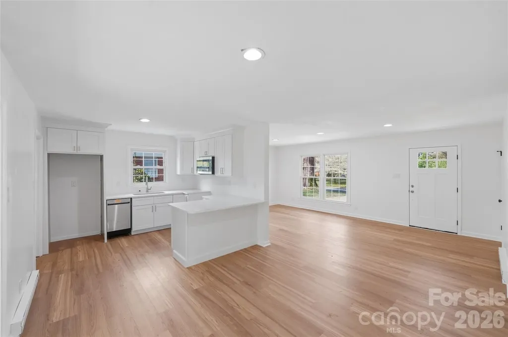 5906 Whitingham Drive Charlotte NC 28215