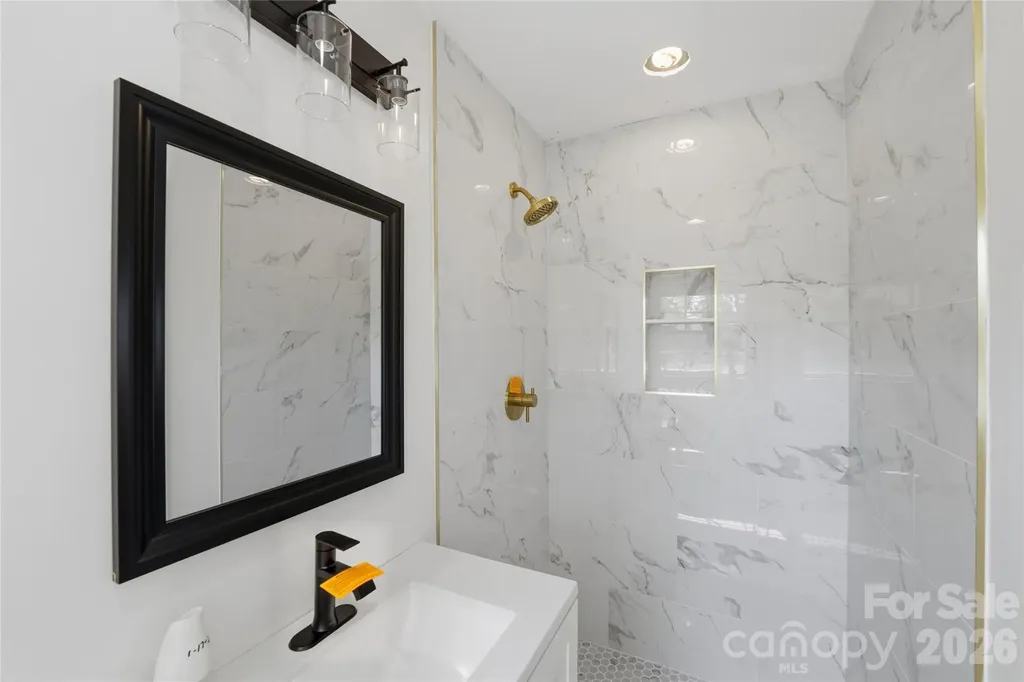 5906 Whitingham Drive Charlotte NC 28215