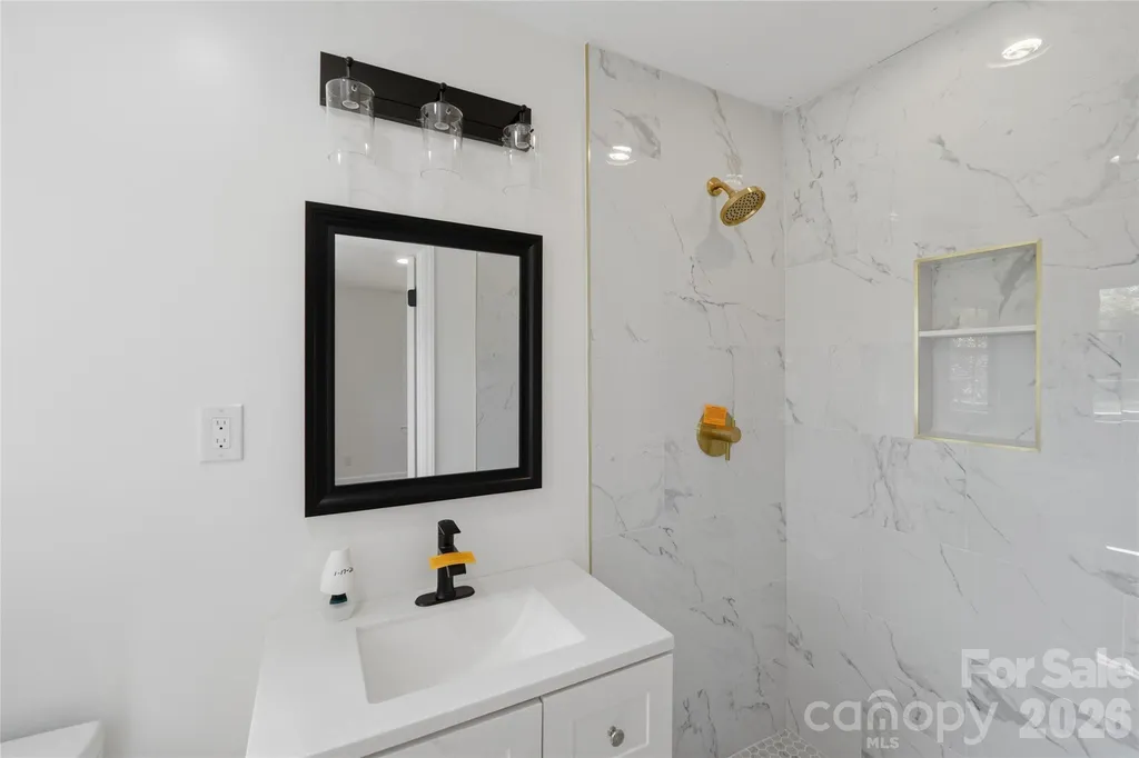 5906 Whitingham Drive Charlotte NC 28215