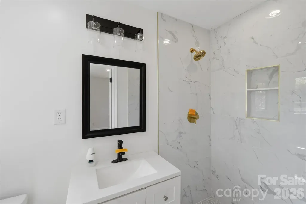 5906 Whitingham Drive Charlotte NC 28215