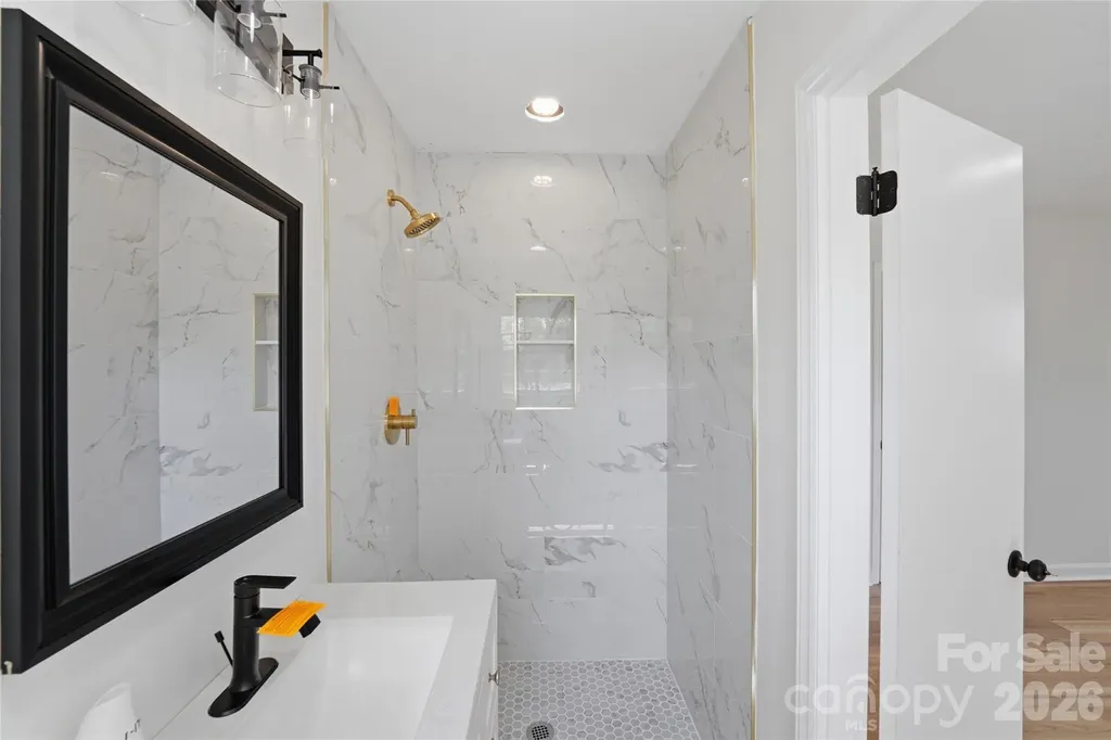 5906 Whitingham Drive Charlotte NC 28215