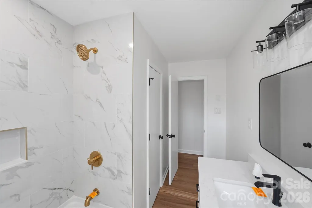 5906 Whitingham Drive Charlotte NC 28215