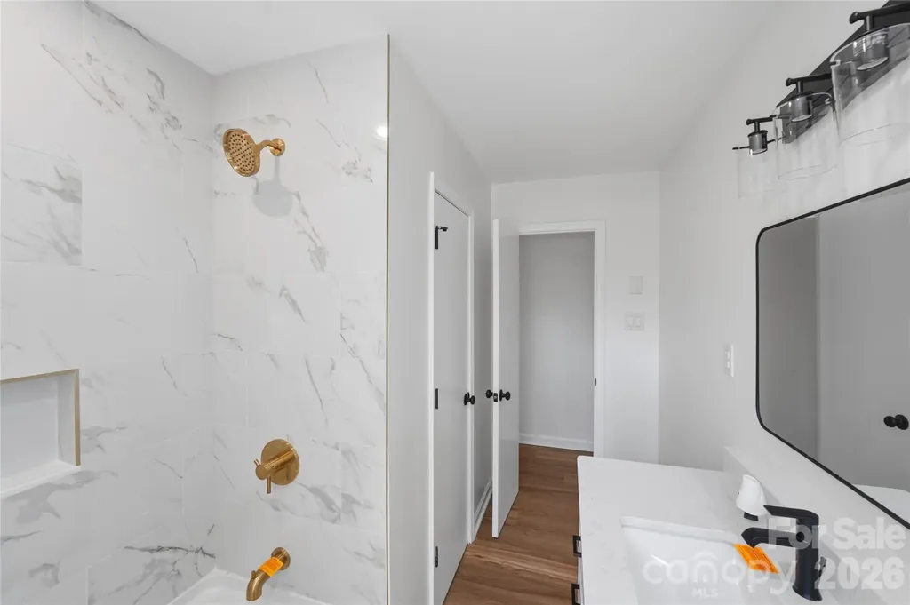5906 Whitingham Drive Charlotte NC 28215
