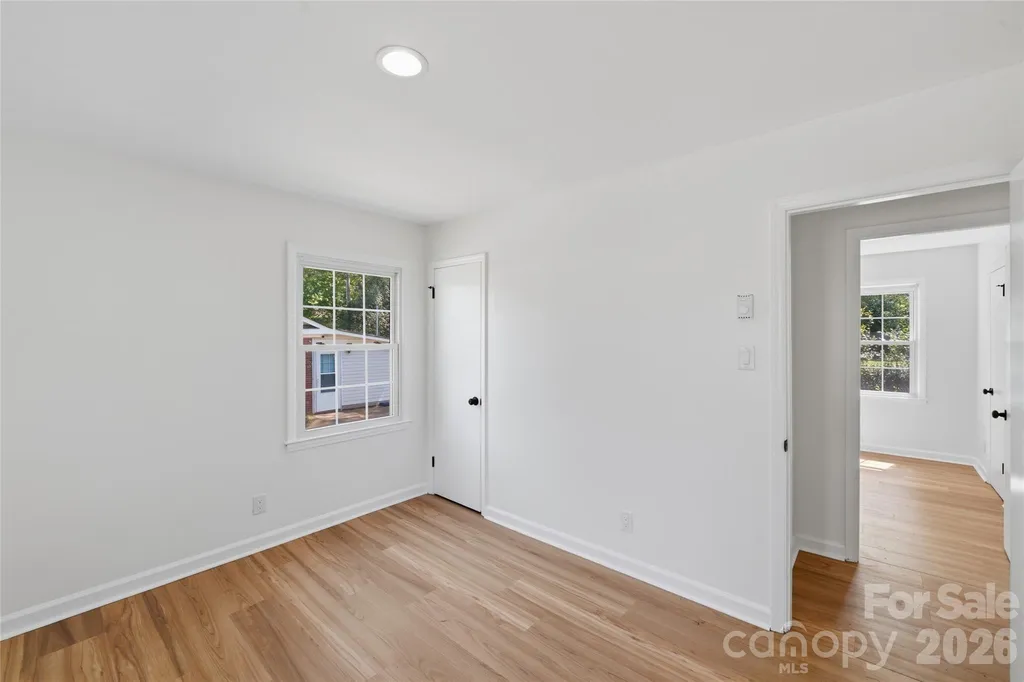 5906 Whitingham Drive Charlotte NC 28215