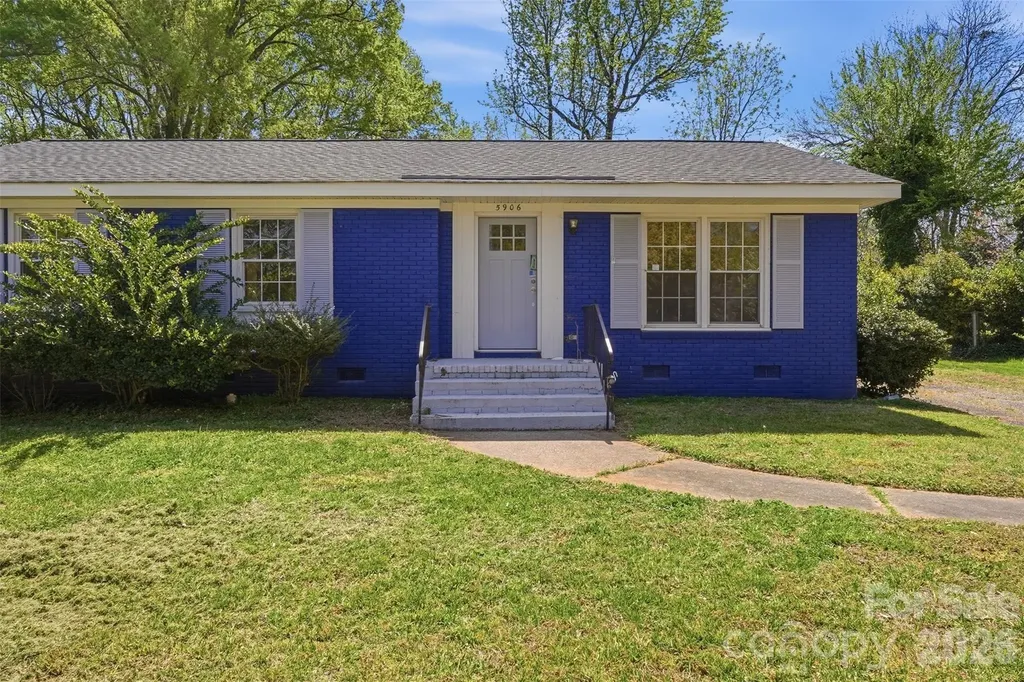 5906 Whitingham Drive Charlotte NC 28215