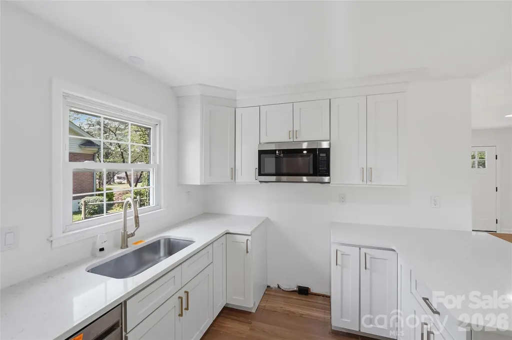 5906 Whitingham Drive Charlotte NC 28215