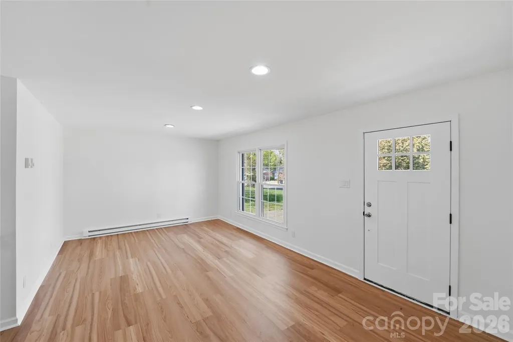 5906 Whitingham Drive Charlotte NC 28215