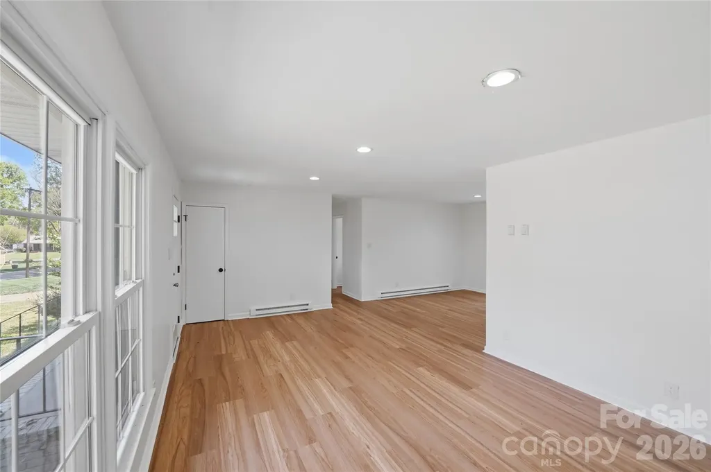 5906 Whitingham Drive Charlotte NC 28215