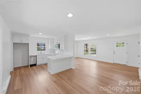 5906 Whitingham Drive Charlotte NC 28215