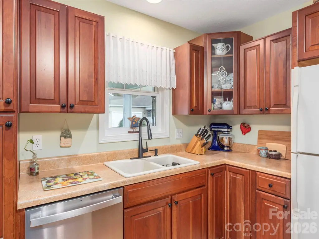22 Cottage Loop Waynesville NC 28785