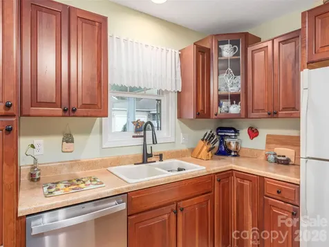22 Cottage Loop Waynesville NC 28785