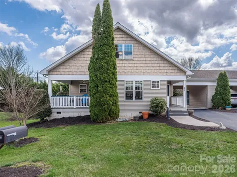 22 Cottage Loop Waynesville NC 28785